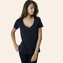 Load image into Gallery viewer, Derin V Tişört - Siyah