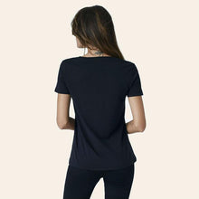 Load image into Gallery viewer, Derin V Tişört - Siyah